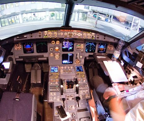 Un fost pilot a dat în judecată o companie aeriană pentru că i-a permis să zboare deşi nu era apt
