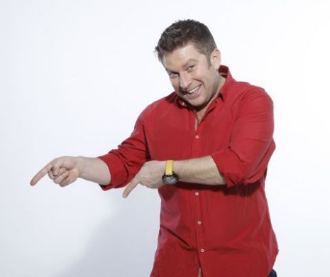 Acasă la „sexy” Pavel Bartoș: „Spăl vase, gătesc, fac curățenie, schimb scutece”