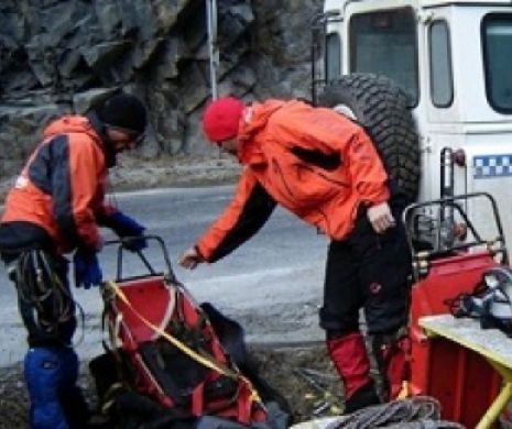 ALARMĂ PE MUNTE. O turistă a căzut într-o prăpastie la Herculane