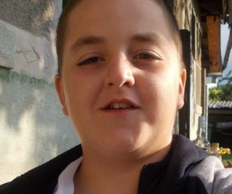 Copil de 12 ani între viață și moarte după ce a fost CĂLCAT de o mașină