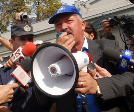 Fostul plutonier din Armată, devenit polițist care face propagandă la televizor. Șeful sindicaliștilor din Poliție, leafă uriașă din cotizațiile oamenilor în uniformă