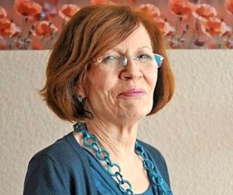 La 65 de ani. este GRAVIDĂ cu CVADRUPLEȚI!