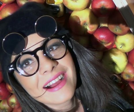 „Me & MySelfie” pe Youtube