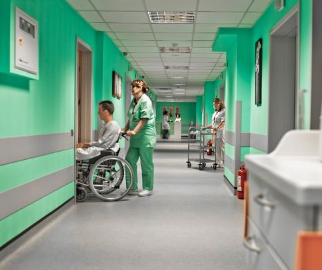 Milioane de oameni mor anual din cauza alimentelor contrafăcute. Peste 200 de boli pot fi transmise. Ce măsură a luat OMS
