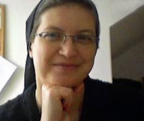 O călugăriță care preda religia i-a înfipt un ac în mână unui elev pentru a-i arăta cum a suferit Iisus când a fost crucificat