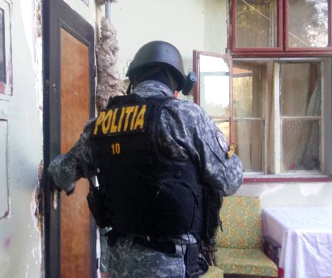 Percheziţii în judeţul Timiş. Falsificatori de bani, vizaţi de procurorii DIICOT