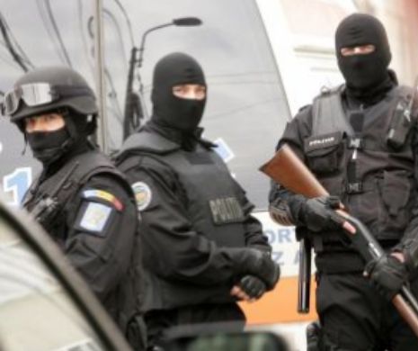 PERCHEZIŢII în Pantelimon la persoane bănuite de tâlhărie calificată