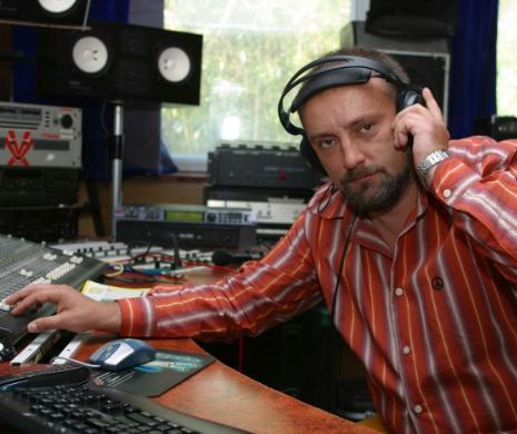 Sorin Strutinsky a dat un comunicat de presă din "beciul domenesc" faţă de perchiziţia DNA şi ANAF la sediul Neptun TV