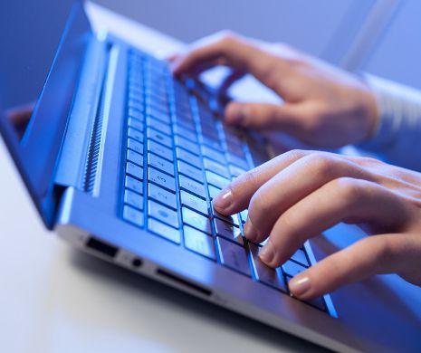 Trăim în secolul XXI, însă aproape jumătate din populaţia României nu a intrat niciodată pe internet
