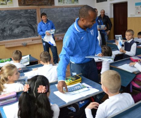 Universitatea Craiova participă activ la programul „Școala altfel“