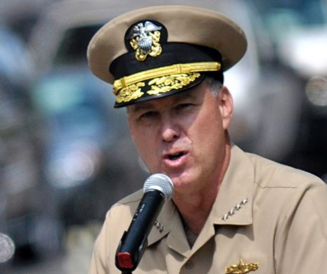 Amiralul Ferguson, comandantul Comandamentului Aliat Întrunit de la Napoli, se întâlnește cu ministrul Dușa