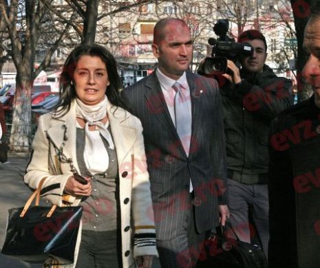 Avocata Antenelor i-a denunțat în instanță pe Camelia Voiculescu și iubitul ei