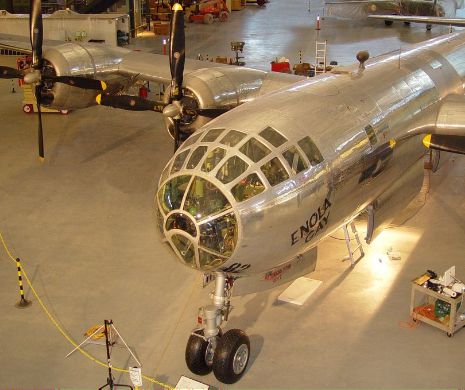 Bombă: Ce a a făcut un copilot în timp ce zbura spre HIROSHIMA