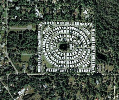 Dacă te uiţi pe Google Maps, ai putea descoperi lucruri uimitoare despre locul în care stai | GALERIE FOTO