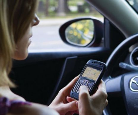 Femeie concediată după ce a dezinstalat o aplicație de pe telefon