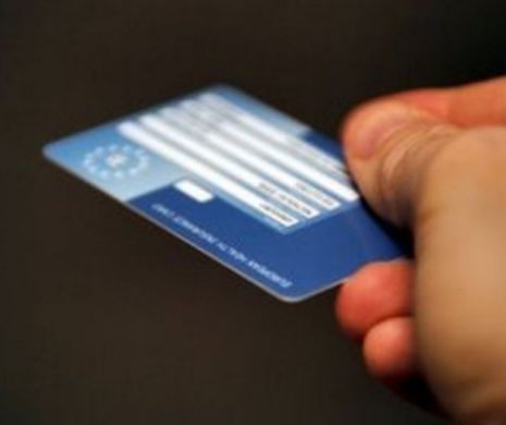 Guvernul s-a gandit sa le dea romanilor un nou card, dar nici de pe acesta nu se pot scoate bani