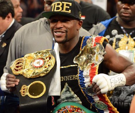 "Meciul secolului" îşi cunoaşte învingătorul: Floyd Mayweather! Pacquiao: "Am crezut că eu am câştigat!"