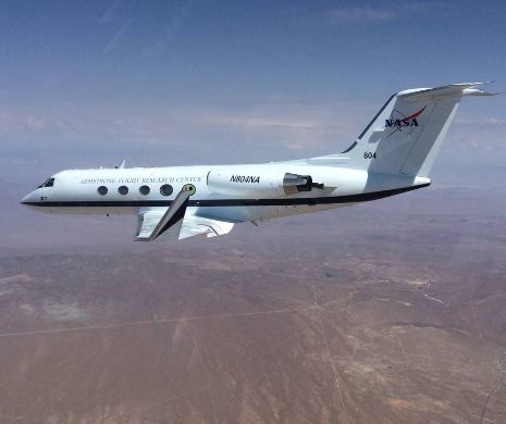 NASA a testat cu succes avionul care îşi modifică aripile în timpul zborului