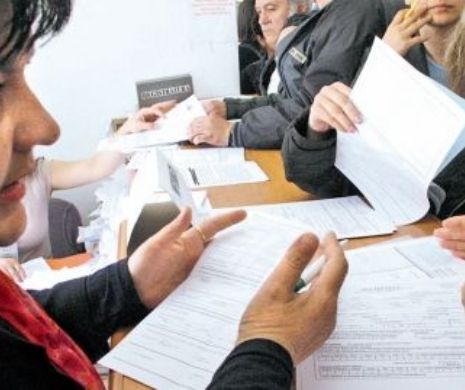 Peste jumătate de milion de români trebuie să-și depună până astăzi declarațiile la Fisc