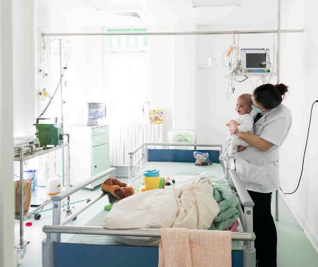 Premieră: Gemeni transplantați cu celule stem la 7 luni