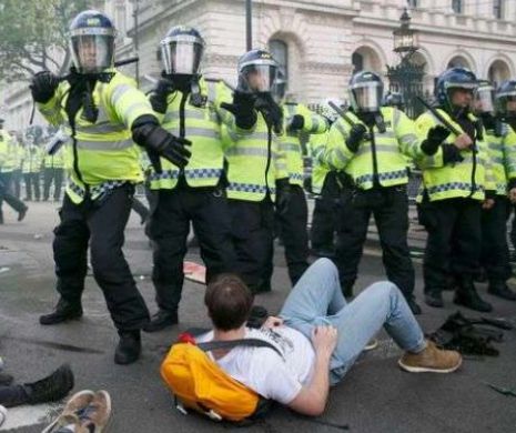 Proteste în urma victoriei conservatorilor: “Este vremea să aducem iadul la Londra...”