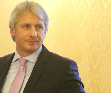 Teodorovici, întrebat despre bacșișul dat celor care livrează pizza: "Mergeți la unitatea respectivă, iar acolo, pe casă, bate bonul fiscal"