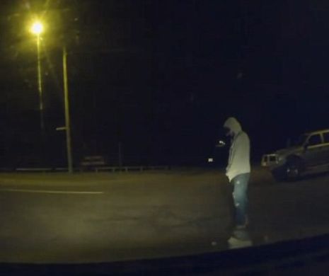 TERIFIANT. O apariție FANTOMATICĂ a speriat de moarte șoferii de pe un drum PUSTIU | VIDEO
