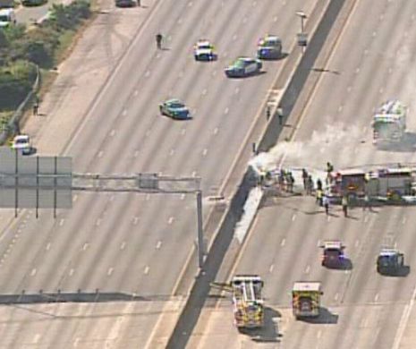 Un AVION s-a avion s-a PRĂBUȘIT pe cea mai circulată AUTOSTRADĂ din apropiere de Atlanta.