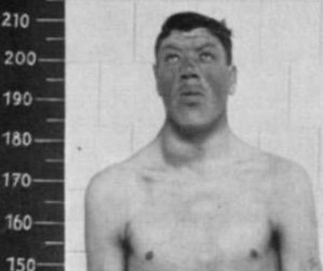 A fost PITIC până la 18 ani, iar apoi a devenit GIGANT. Citeşte o poveste ULUITOARE