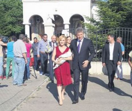 „Abramburica” a întârziat la botezul lui „Covrigel”