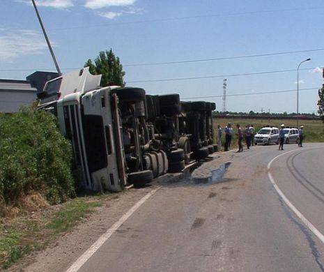 ACCIDENT GRAV pe DN5: un tir răsturnat şi circulaţie blocată