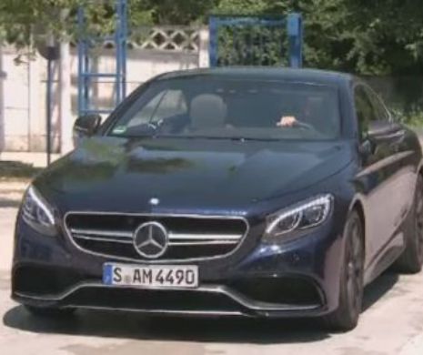 Aparitie fabuloasa in cantonamentul nationalei! Nu o sa iti vina sa crezi cine s-a dat jos din acest Mercedes de 100.000 de euro