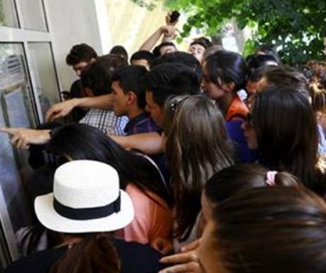 BACALAUREAT 2015. Aproximativ 170.000 de elevi S-AU ÎNSCRIS pentru a susţine examenul de MATURITATE. Vezi când sunt PROGRAMATE probele