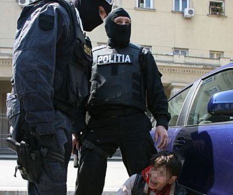 BANDA minorilor analfabeţi, arestată 30 de zile