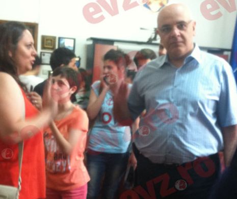 Ce ascunde Arafat în biroul de la MAI