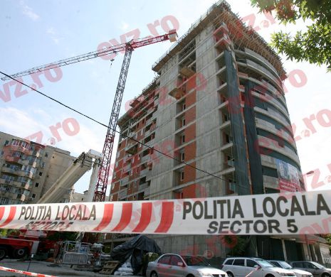 DUPĂ 15 ORE: Bărbatul care a ameninţat că se ARUNCĂ de pe o macara a încetat PROTESTUL