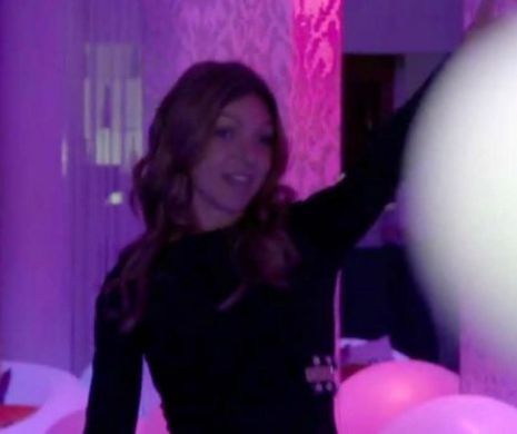 Masina de lux cu care Simona Halep a fost adusa la Wimbledon. Cum a fost filmata Simona dansand la party-ul de deschidere. VIDEO
