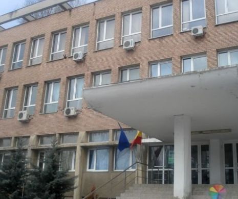 Șpagă de 40.000 de euro pentru ridicarea unor blocuri lângă Administrația de Mediu