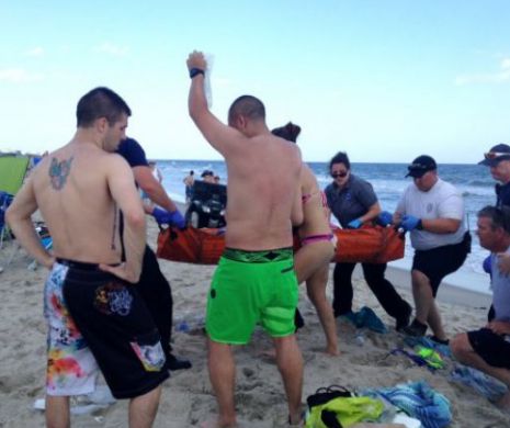 TEROARE la Oak Island. O adolescentă de 13 ani şi un băiat de 16 ani au fost atacaţi de RECHINI