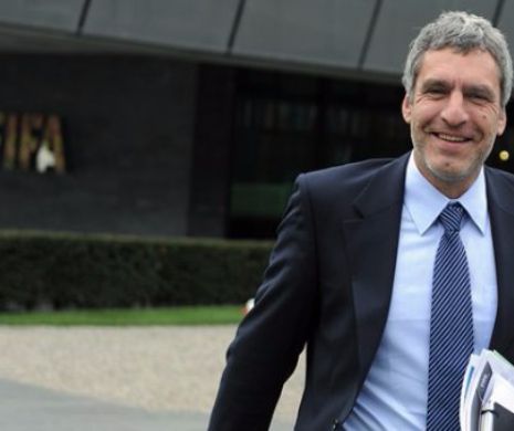 Un oficial FIFA a demisionat după ce a spus o GLUMĂ despre Blatter şi corupţia din forul mondial