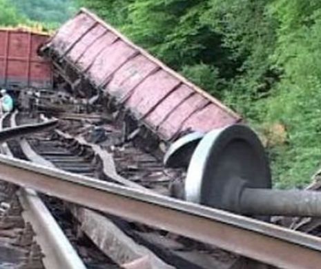 Un tren de marfă a DERAIAT în judeţul Mehedinţi. Zeci de călători sunt BLOCAŢI în trenuri după ce traficul feroviar din zonă a fost oprit