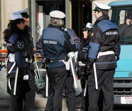 Zeci de români au trecut prin momente de GROAZĂ în Italia. Autocarul în care se aflau a ieşit de pe CAROSABIL şi s-a IZBIT de un parapet