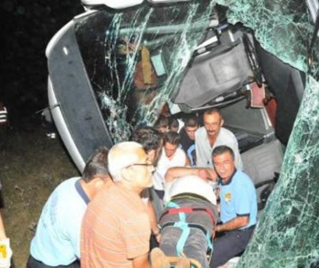 15 MORŢI într-un groaznic ACCIDENT RUTIER