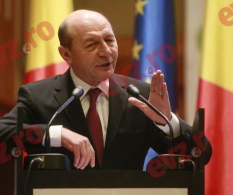 Băsescu îl ATACĂ DUR pe Iohannis: "O fi prea greu să fie loial Constituţiei şi propriului popor?"