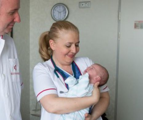 Bebeluș născut cu intestinele și ficatul poziționate anormal în cutia toracică, salvat de medici