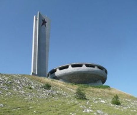 COLOSUL din vârful muntelui care valorează o AVERE. Vezi cum ARATĂ şi cât COSTĂ | GALERIE FOTO