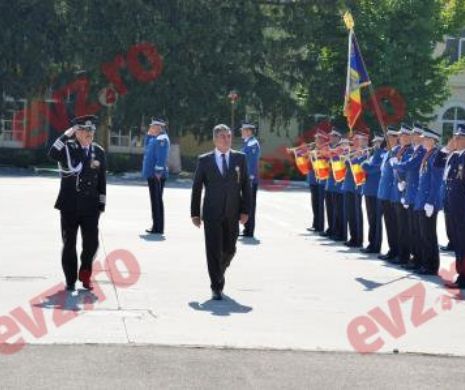 Gabriel Oprea, către polițiștii absolvenți: „Sunteți o generație care-şi începe cariera profesională fără griji”