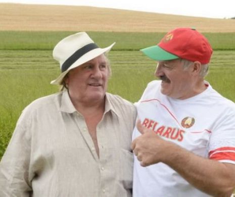 Imagini INCREDIBILE. Un actor celebru şi un preşedinte de ţară au pus mâna pe COASĂ | GALERIE FOTO şi VIDEO