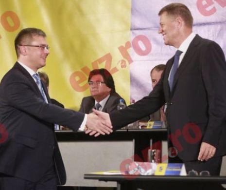 Mihai Răzvan Ungureanu a fost învestit în funcţia de şef al SIE