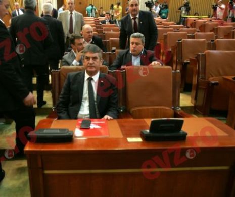 Ministerul Educaţiei: Suspiciunile de plagiat în cazul lui Gabriel Oprea NU se confirmă